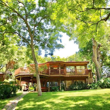 The River Haven - Sleeps 32 - On Guadalupe River 세강 외부 사진