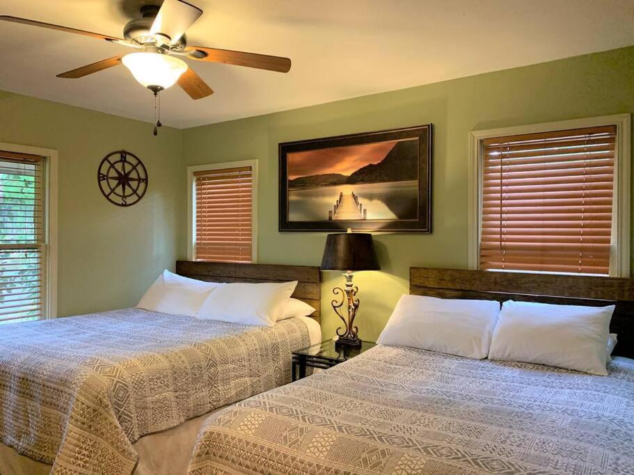 The River Haven - Sleeps 32 - On Guadalupe River 세강 외부 사진