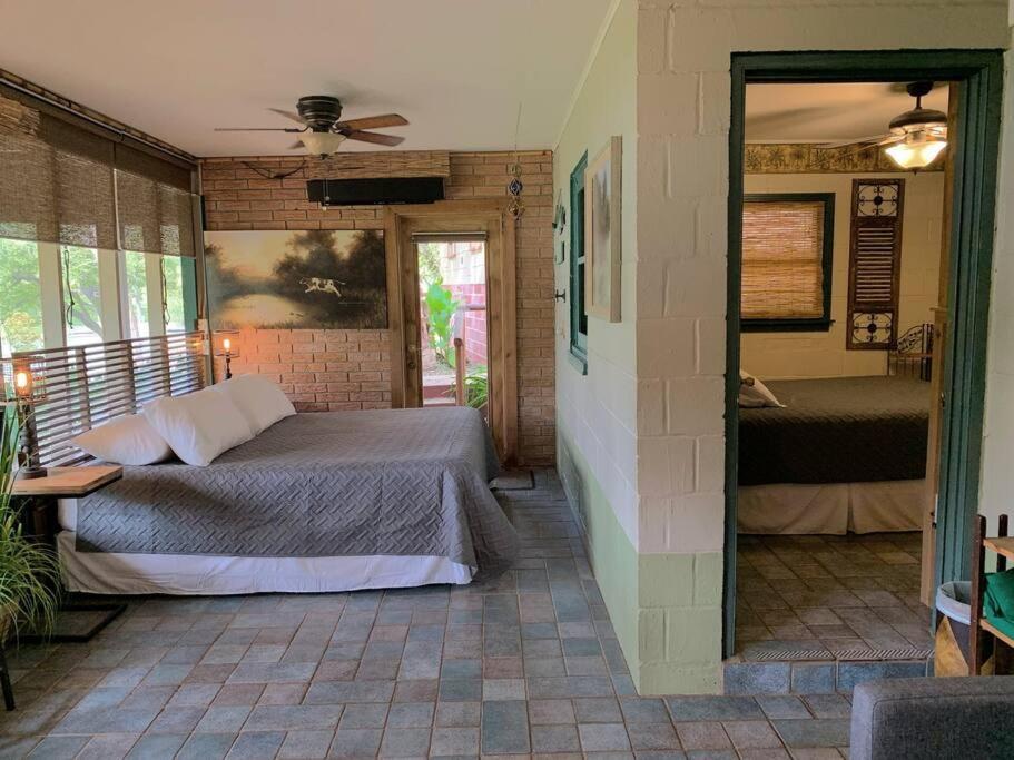 The River Haven - Sleeps 32 - On Guadalupe River 세강 외부 사진