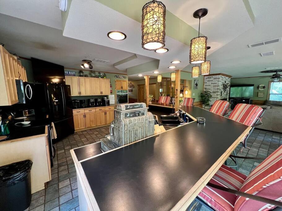 The River Haven - Sleeps 32 - On Guadalupe River 세강 외부 사진