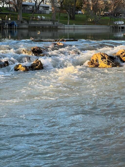 The River Haven - Sleeps 32 - On Guadalupe River 세강 외부 사진