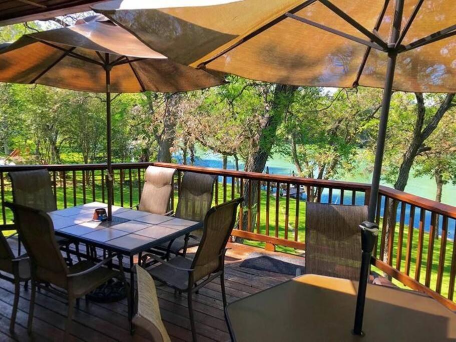 The River Haven - Sleeps 32 - On Guadalupe River 세강 외부 사진