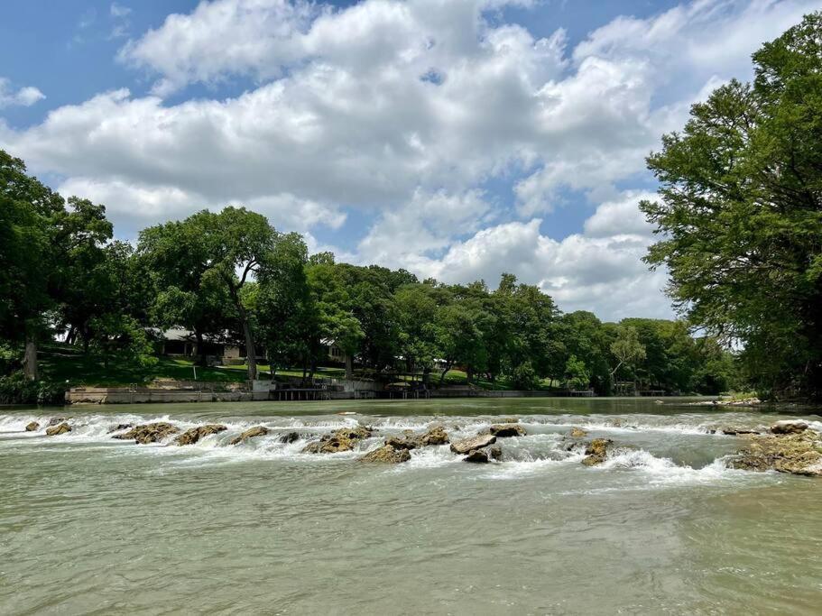 The River Haven - Sleeps 32 - On Guadalupe River 세강 외부 사진
