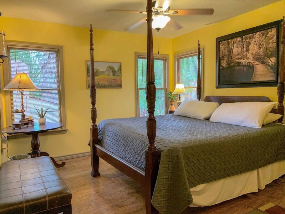 The River Haven - Sleeps 32 - On Guadalupe River 세강 외부 사진