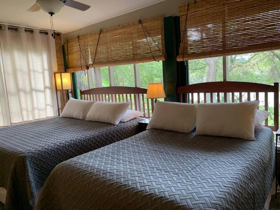 The River Haven - Sleeps 32 - On Guadalupe River 세강 외부 사진