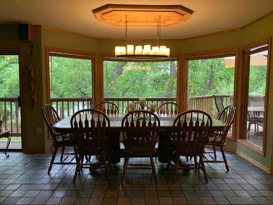The River Haven - Sleeps 32 - On Guadalupe River 세강 외부 사진