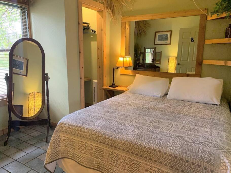 The River Haven - Sleeps 32 - On Guadalupe River 세강 외부 사진