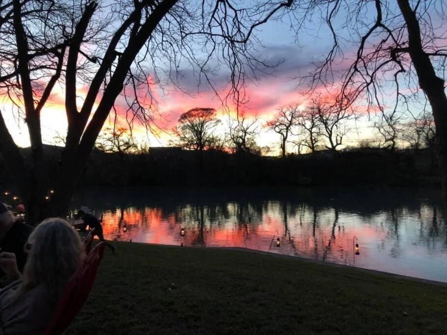 The River Haven - Sleeps 32 - On Guadalupe River 세강 외부 사진