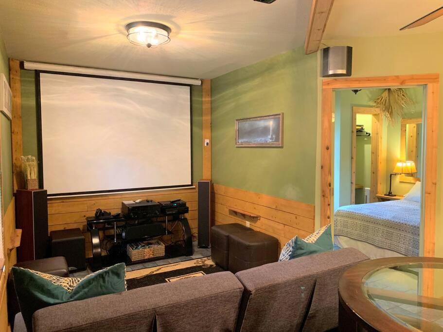 The River Haven - Sleeps 32 - On Guadalupe River 세강 외부 사진