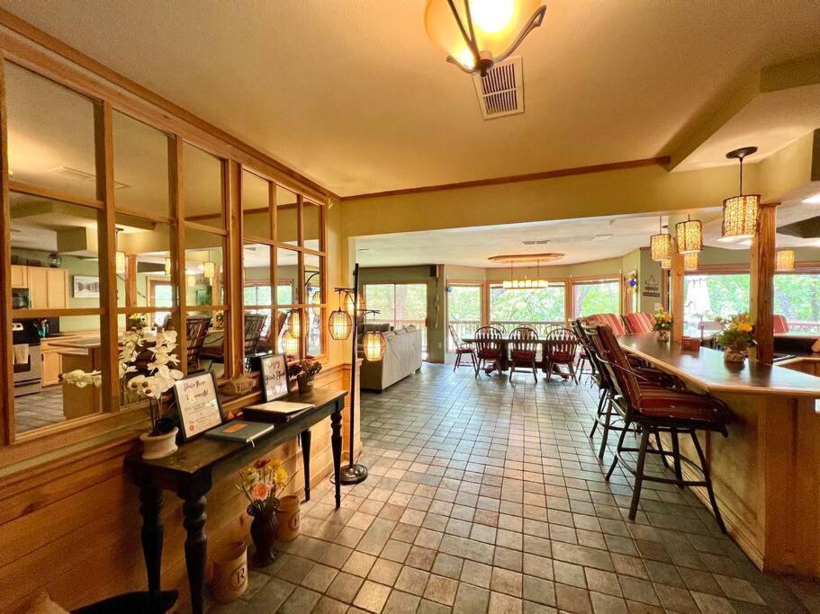 The River Haven - Sleeps 32 - On Guadalupe River 세강 외부 사진